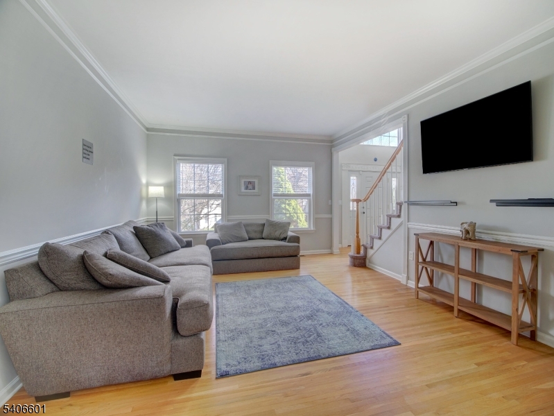 POETS PEAK - Residential