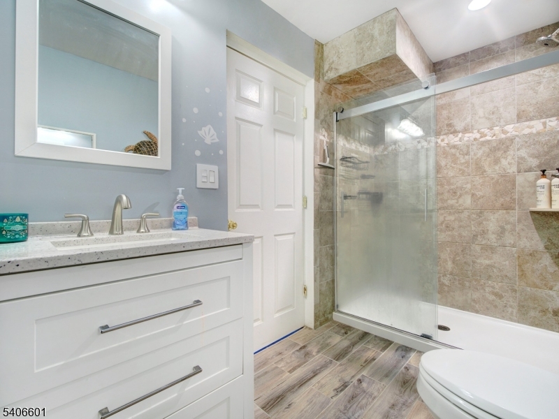 POETS PEAK - Residential