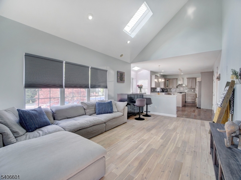 POETS PEAK - Residential