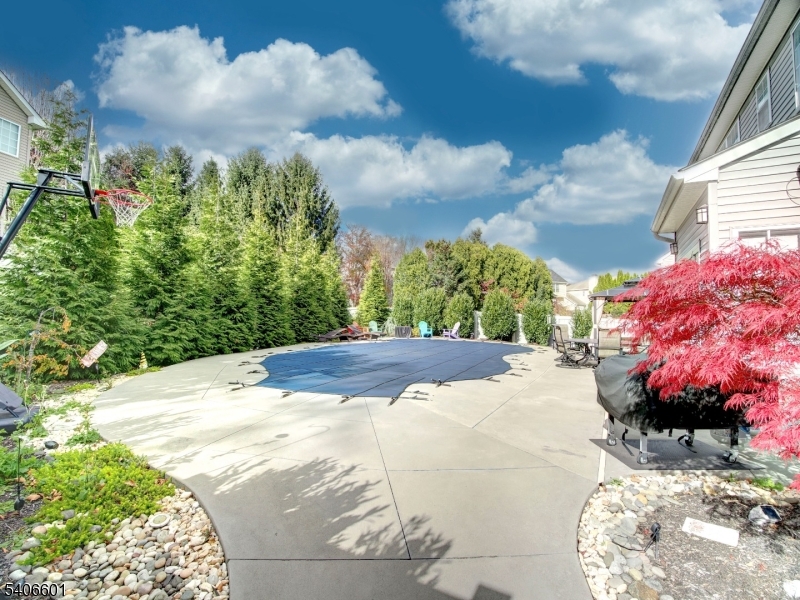 POETS PEAK - Residential