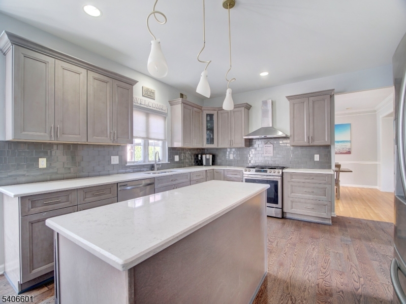 POETS PEAK - Residential