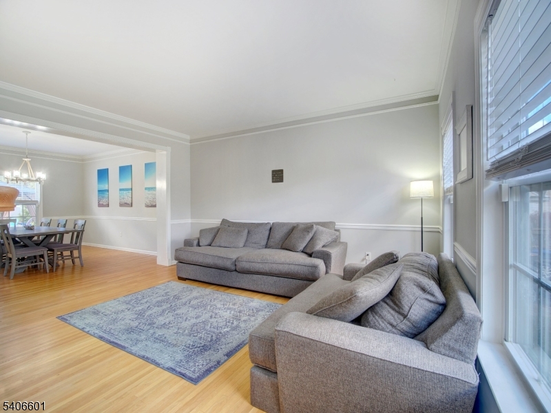 POETS PEAK - Residential