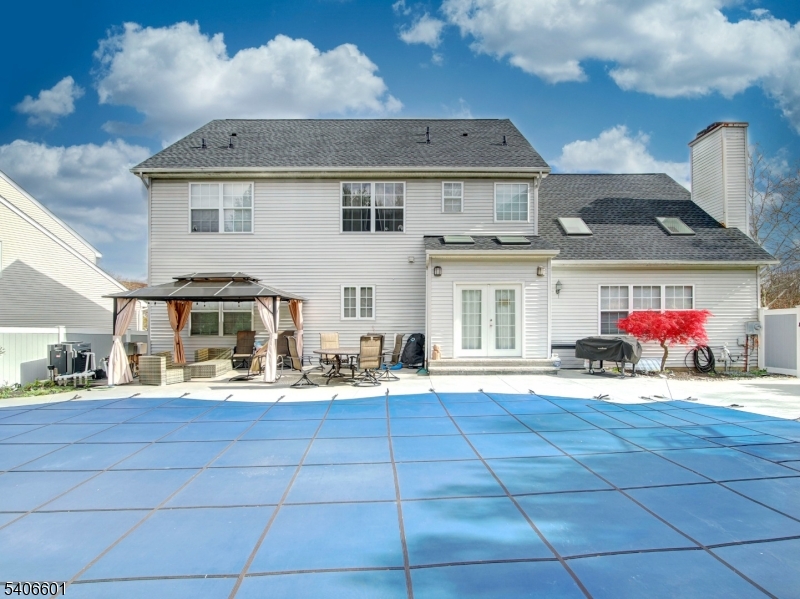 POETS PEAK - Residential