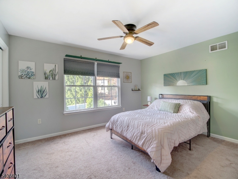 POETS PEAK - Residential