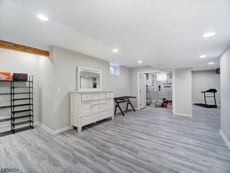 POETS PEAK - Residential