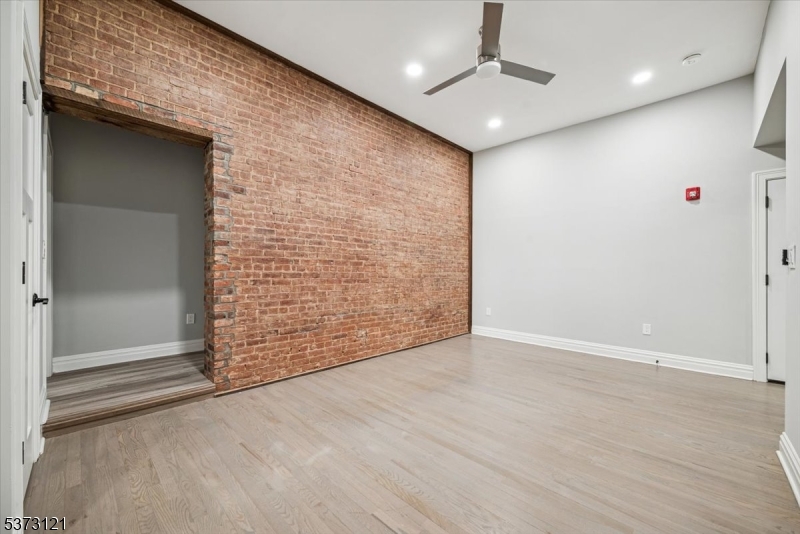 Somerville Boro, New Jersey 08876, United States, 2 Bedrooms Bedrooms, ,2 BathroomsBathrooms,Residential,Active,178358