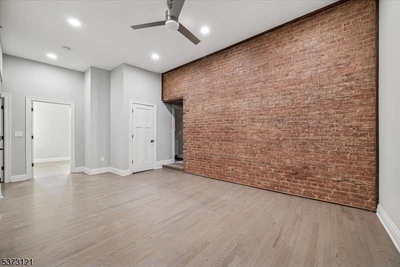 Somerville Boro, New Jersey 08876, United States, 2 Bedrooms Bedrooms, ,2 BathroomsBathrooms,Residential,Active,178358