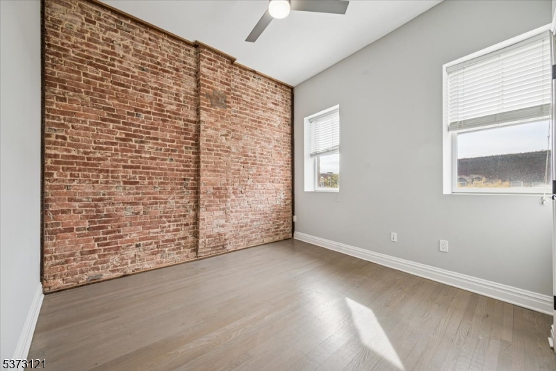 Somerville Boro, New Jersey 08876, United States, 2 Bedrooms Bedrooms, ,2 BathroomsBathrooms,Residential,Active,178358