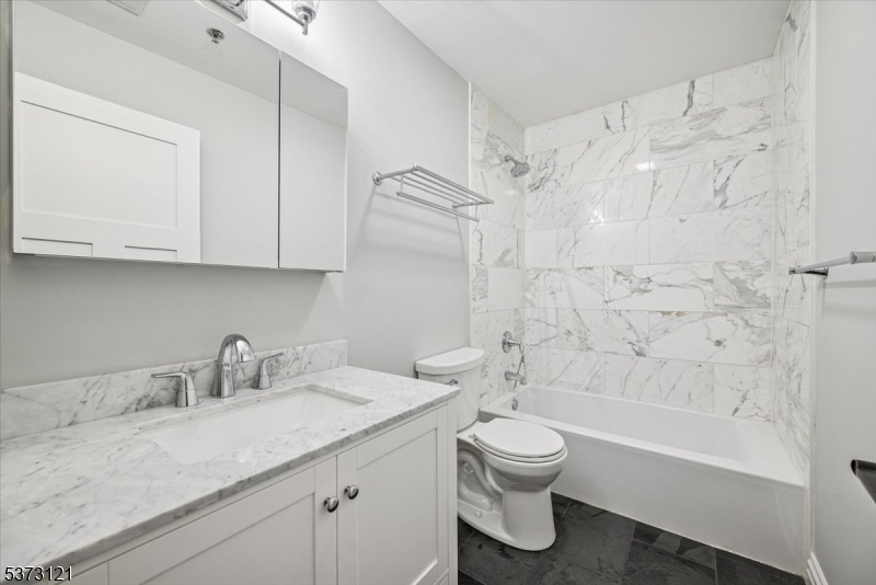 Somerville Boro, New Jersey 08876, United States, 2 Bedrooms Bedrooms, ,2 BathroomsBathrooms,Residential,Active,178358