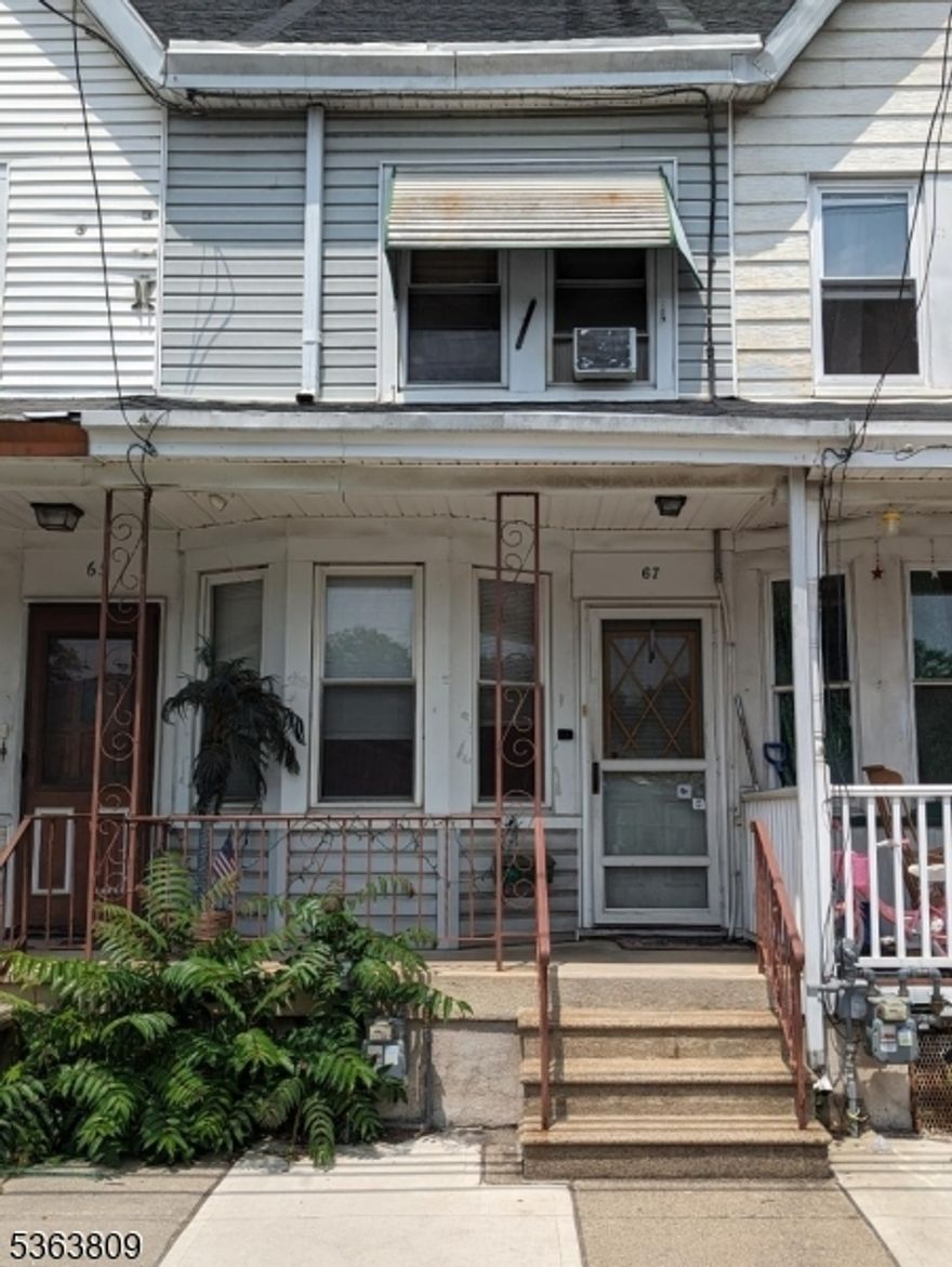 Investment property or great starter home. This 2/3 bedroom duplex features large rooms with ample storage space. Home inspection repairs have been completed. Clear certificate of occupancy.