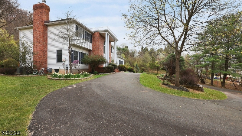 943 Washington Valley Rd