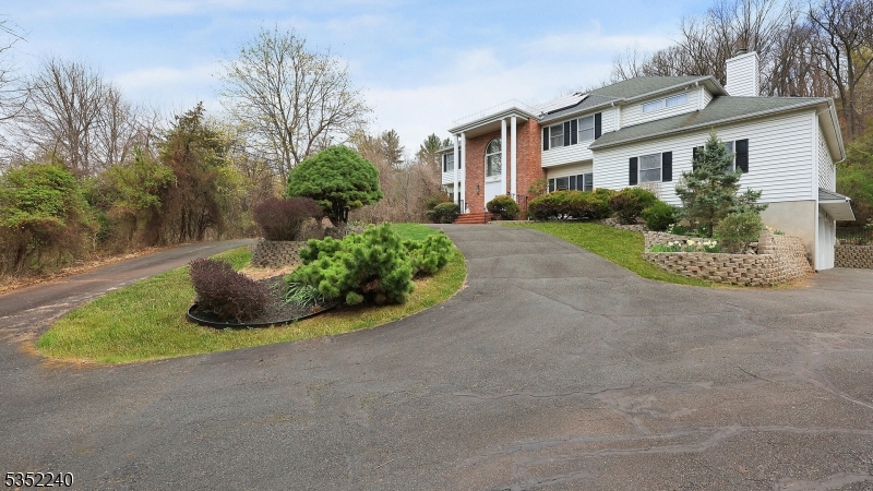 943 Washington Valley Rd