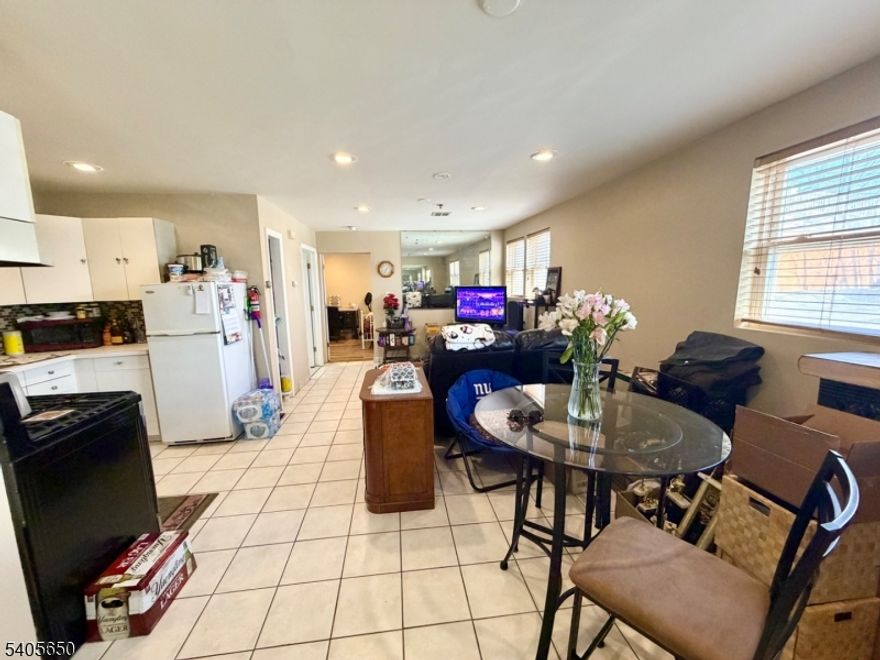 Spacious open concept, 1st floor, 1-bedroom apartment that features central AC, forced hot air, an over sized bedroom. Located in close proximity to grocery stores, restaurants, laundry, cleaners and public transportation. Comes with 1 parking spot, no on-site laundry but there a laundry facility in walking distance on Bloomfield Ave.