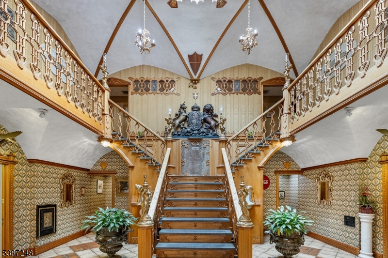 Old Egg Auction - Commercial Lease