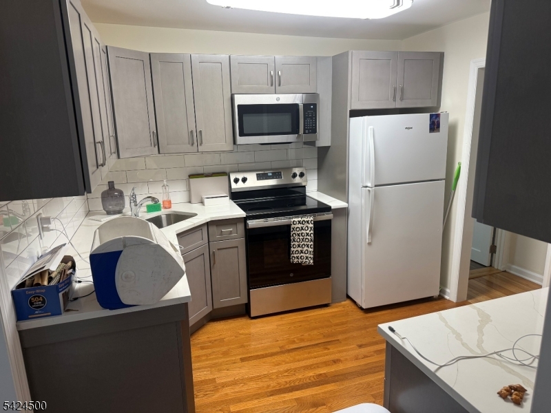 Stirling Main Ave - Residential Lease