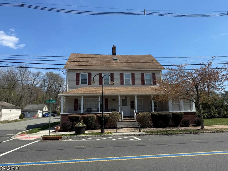 Stirling Main Ave - Residential Lease