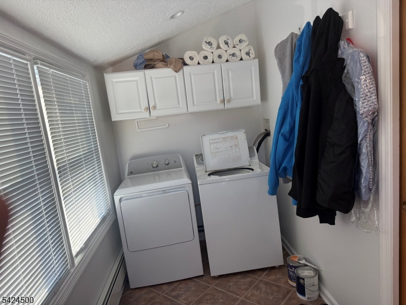 Stirling Main Ave - Residential Lease