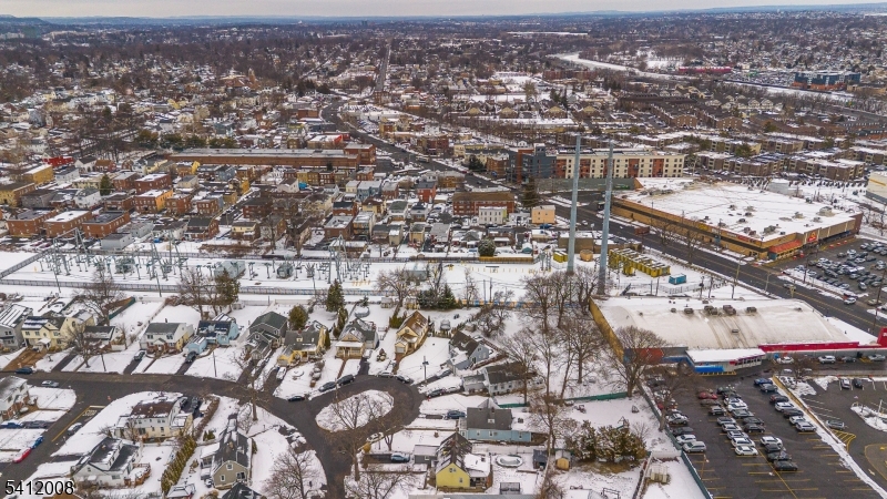 1960 / Renovated / 2022 - Residential