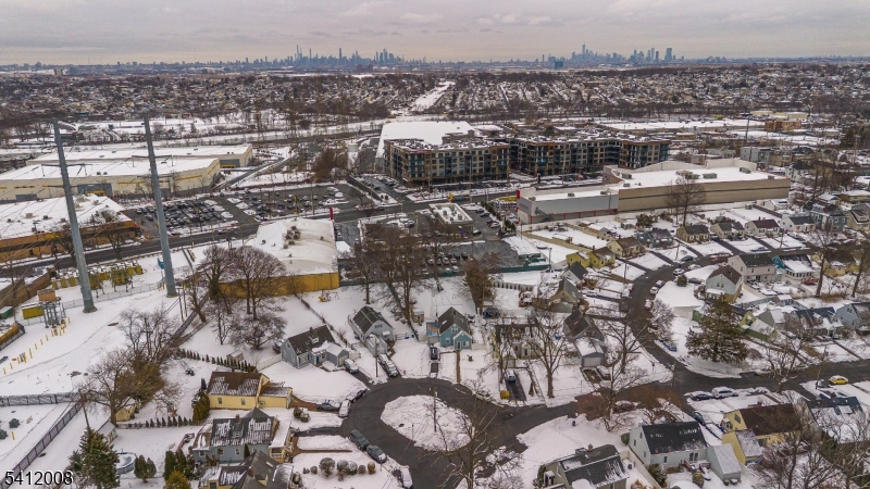 1960 / Renovated / 2022 - Residential