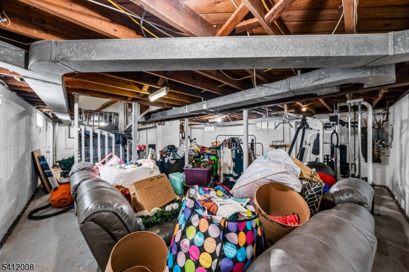 1960 / Renovated / 2022 - Residential