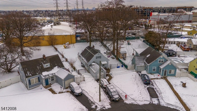 1960 / Renovated / 2022 - Residential