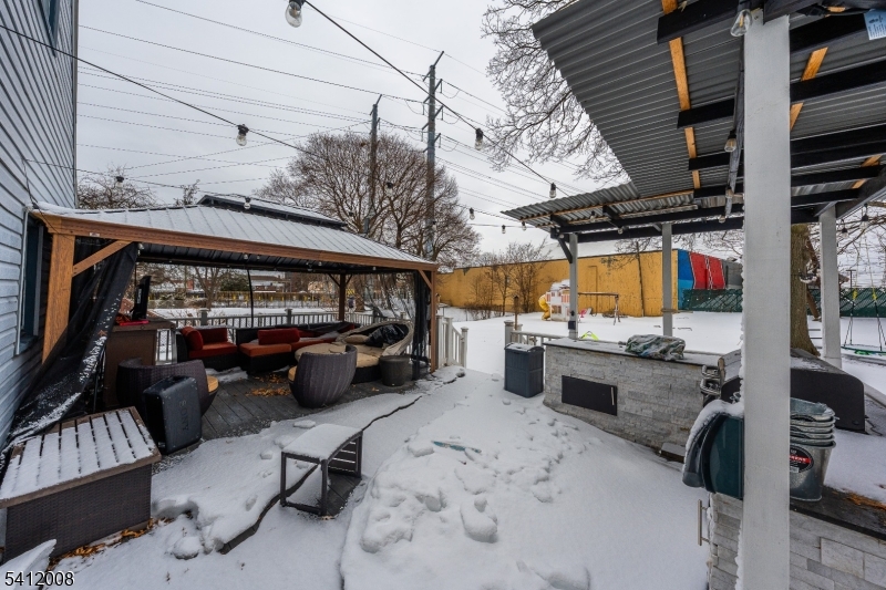 1960 / Renovated / 2022 - Residential