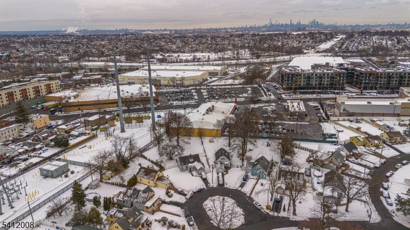 1960 / Renovated / 2022 - Residential