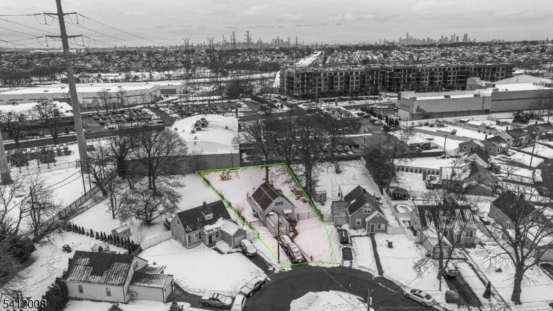 1960 / Renovated / 2022 - Residential