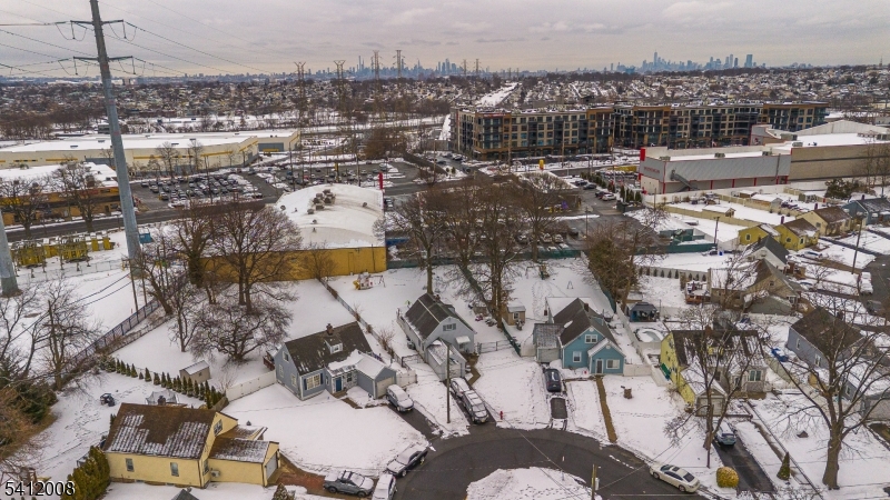 1960 / Renovated / 2022 - Residential