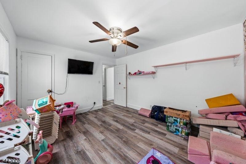 1960 / Renovated / 2022 - Residential