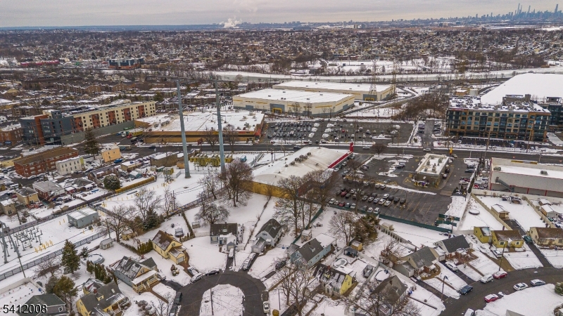 1960 / Renovated / 2022 - Residential