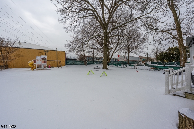 1960 / Renovated / 2022 - Residential