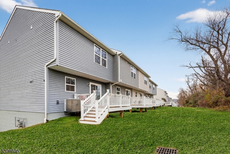 Hawk Pointe - Residential