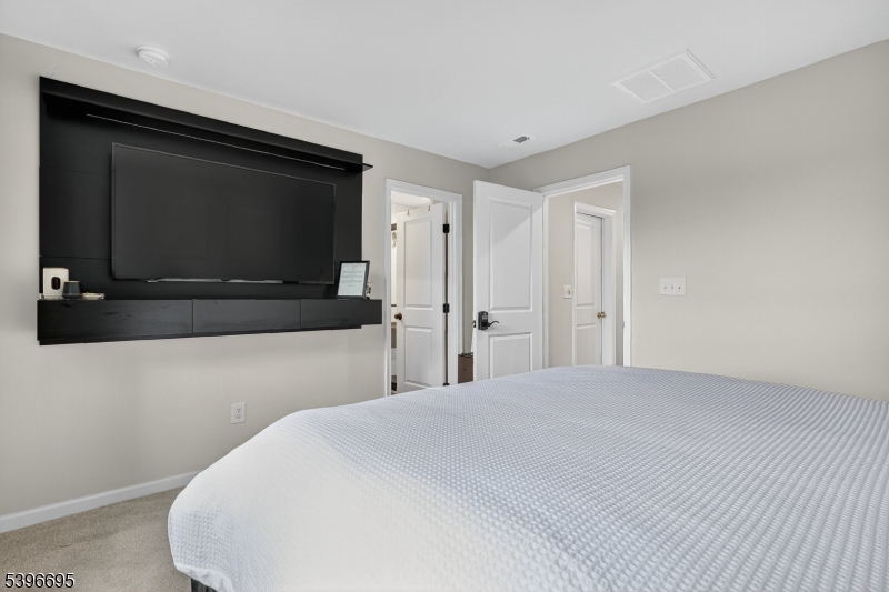 Hawk Pointe - Residential