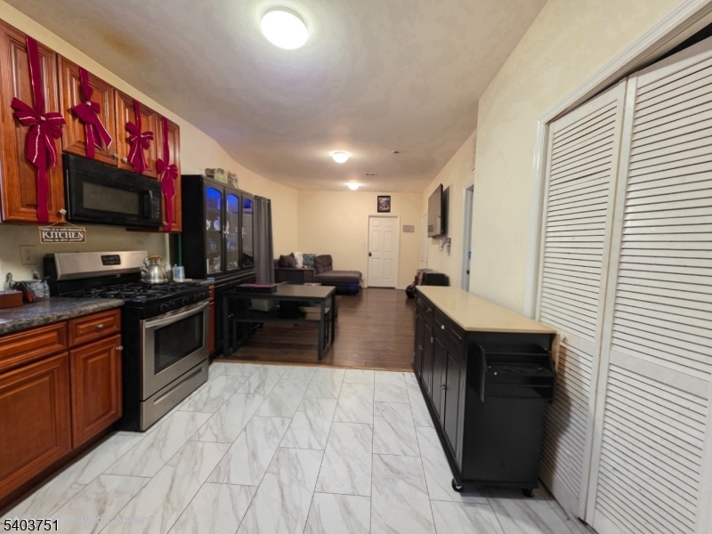 Clinton Hill - Residential Income