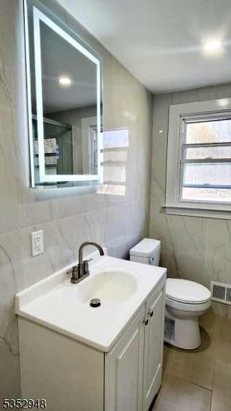 52 Bellows Ln