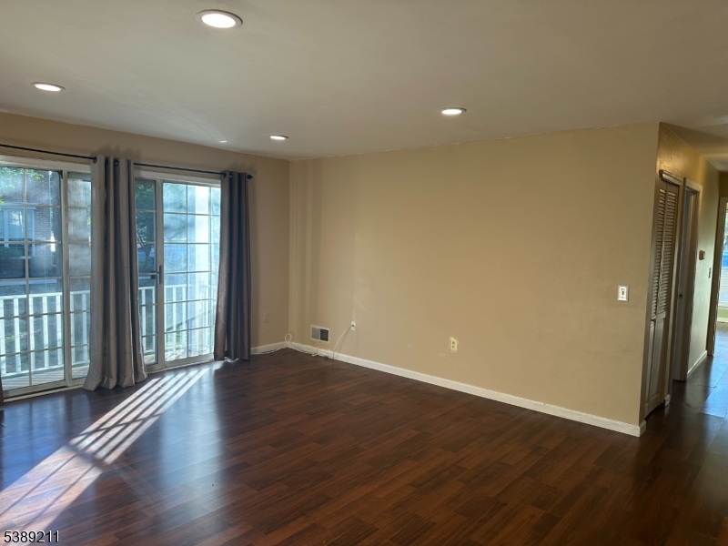 Governors Pointe - Residential