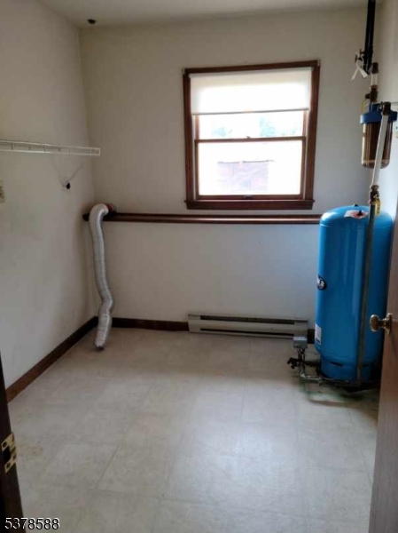 Wantage Twp., New Jersey 07461, United States, 2 Bedrooms Bedrooms, ,1 BathroomBathrooms,Residential,Active,194586