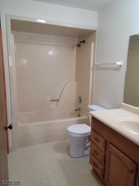 Wantage Twp., New Jersey 07461, United States, 2 Bedrooms Bedrooms, ,1 BathroomBathrooms,Residential,Active,194586