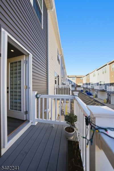 La Mer - Residential