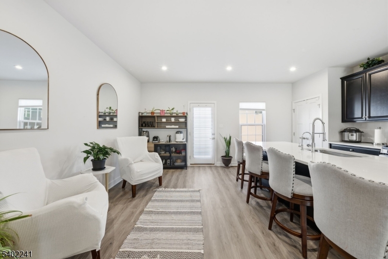 La Mer - Residential