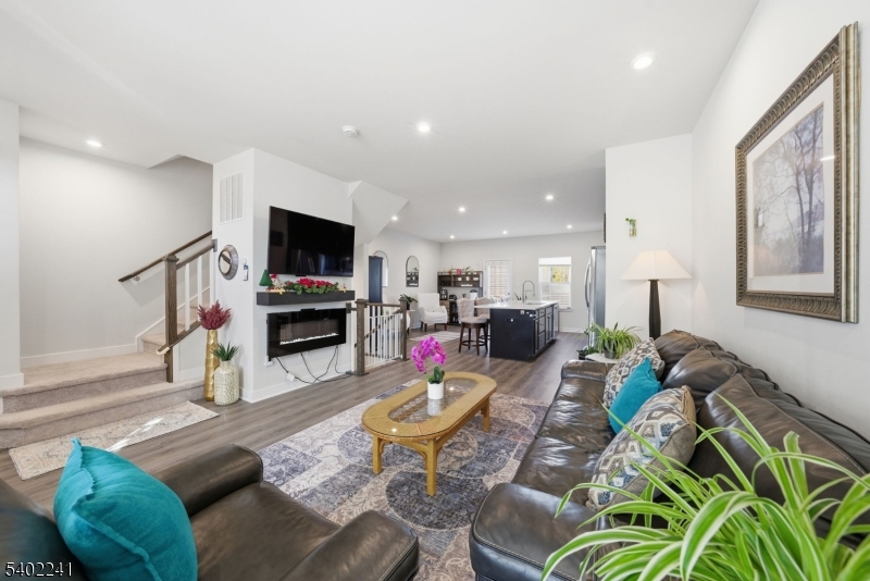 La Mer - Residential