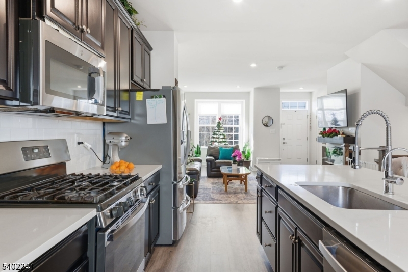 La Mer - Residential