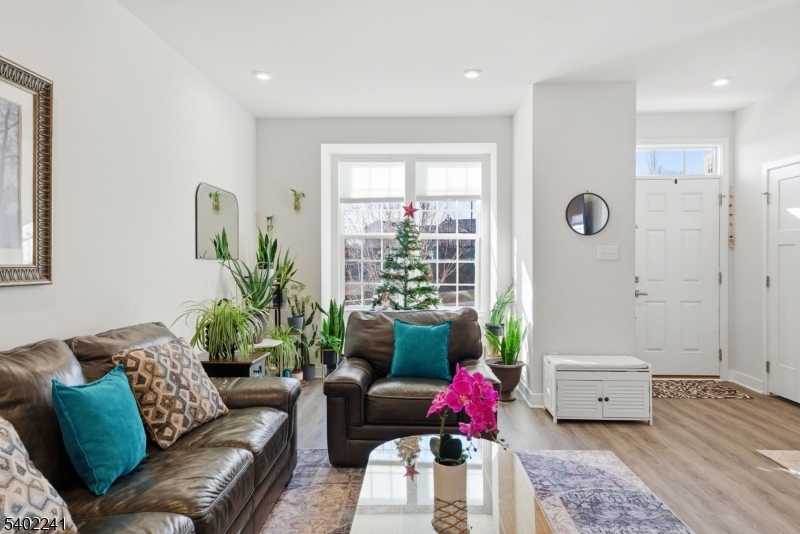 La Mer - Residential