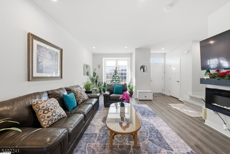 La Mer - Residential