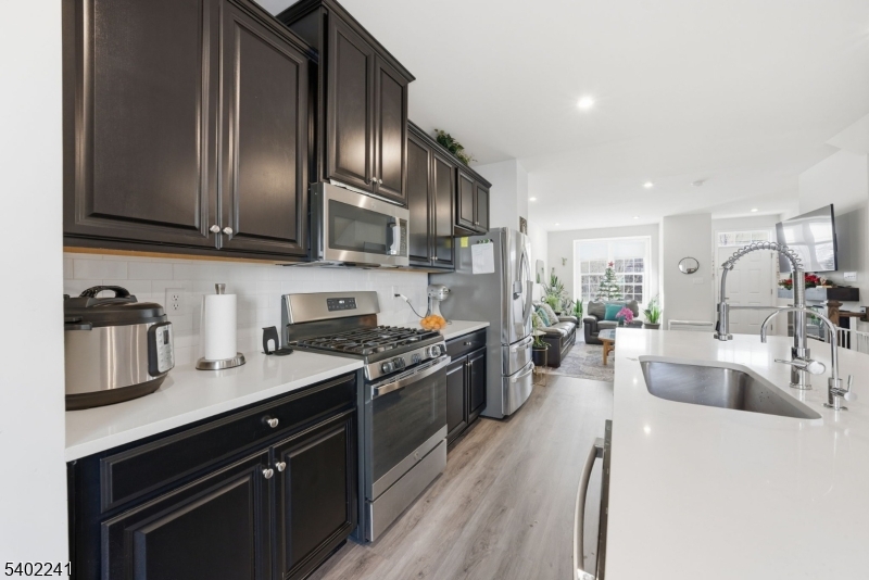 La Mer - Residential