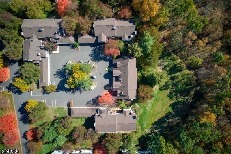 Bernards Twp., New Jersey 07920, United States, 1 Bedroom Bedrooms, ,1 BathroomBathrooms,Residential,Pending,79394