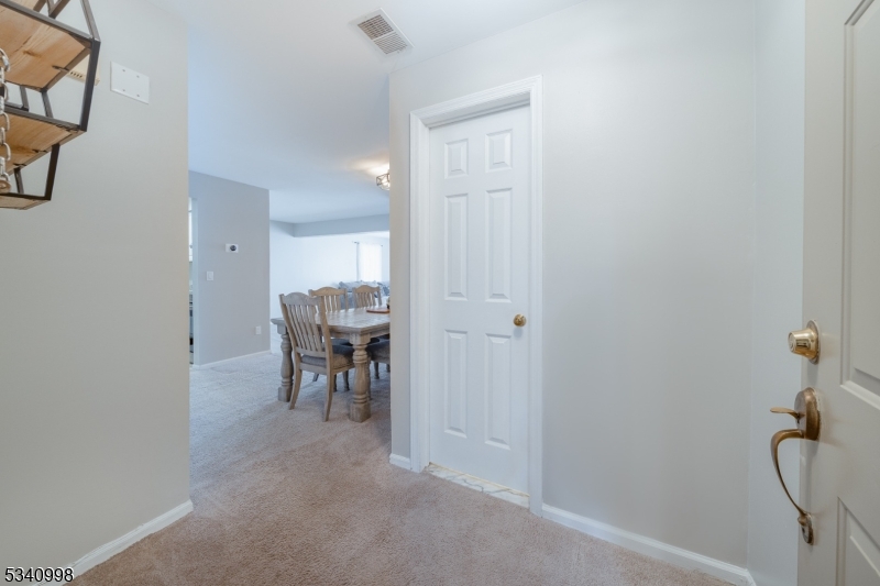 Bernards Twp., New Jersey 07920, United States, 1 Bedroom Bedrooms, ,1 BathroomBathrooms,Residential,Pending,79394