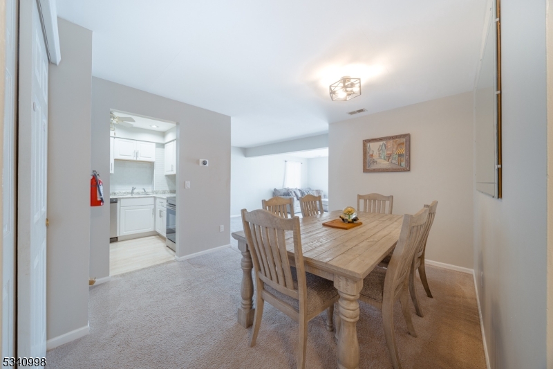 Bernards Twp., New Jersey 07920, United States, 1 Bedroom Bedrooms, ,1 BathroomBathrooms,Residential,Pending,79394