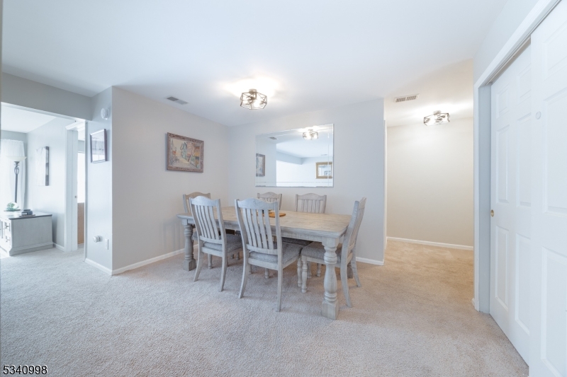 Bernards Twp., New Jersey 07920, United States, 1 Bedroom Bedrooms, ,1 BathroomBathrooms,Residential,Pending,79394